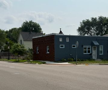 318 Front Ave