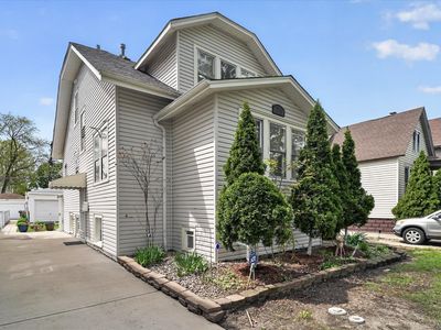 2726 S 60th Ct
