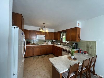 Property at 907 Henderson Ave, Poplar Bluff, MO