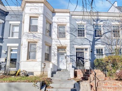 1528 E St SE