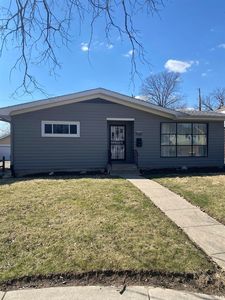 2701 Leroy Ave