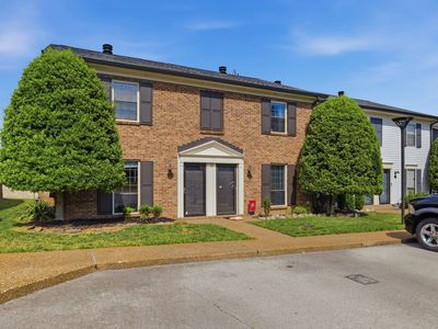 132 Academy Sq