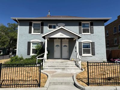 584 W Clark St