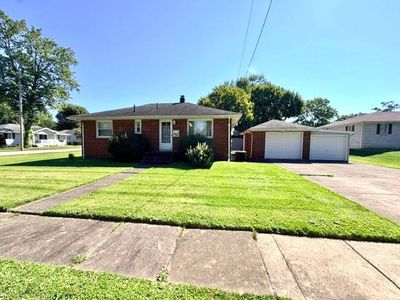 409 Center St