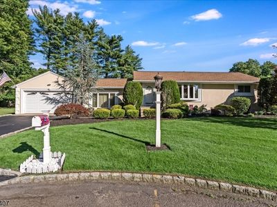 8 Alyson Dr