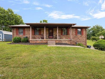 303 Cloverleaf Ct