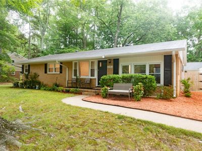203 York Ln