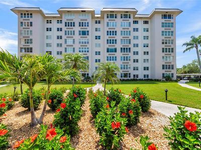 622 Edgewater Dr Unit 823