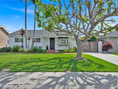 2226 Senasac Ave
