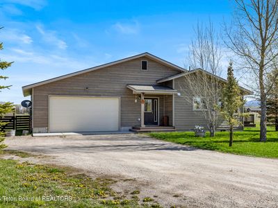 5899 Boyer Dr
