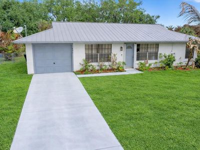 841 NW Riverside Drive
