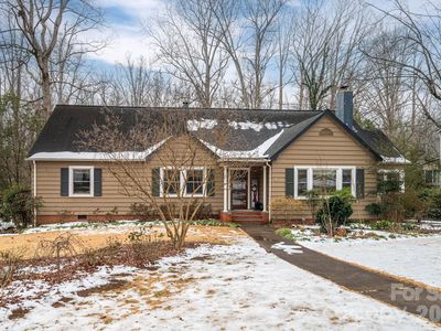 102 Hillside Dr