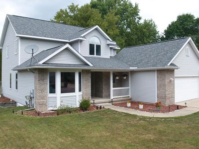 301 E Chapel Ln