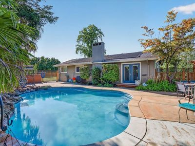 3415 Calle Vista Dr