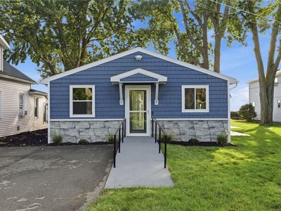53 Lakeside Blvd