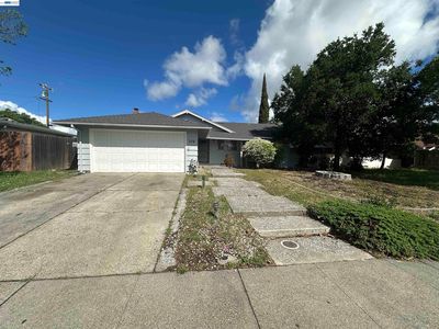 378 Acacia St