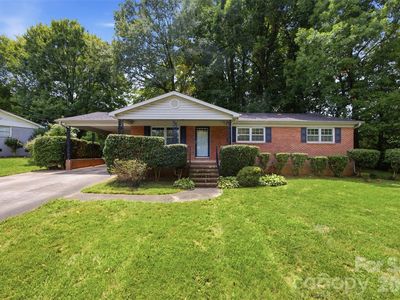 2105 Helen Dr