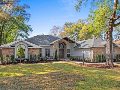 240 Shady Oaks Cir