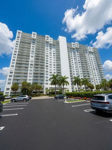 2801 NE 183rd St APT 202W