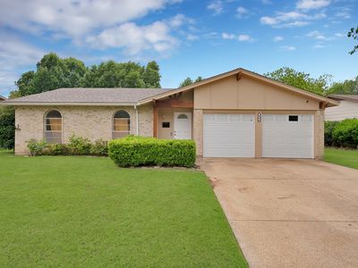 521 NW Ann Lois Ln