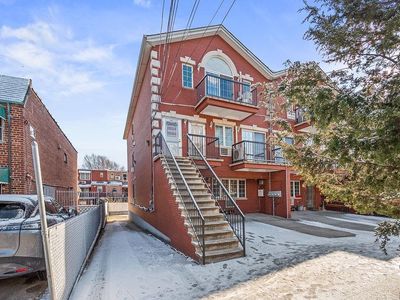 39 Bay 38th St #3D