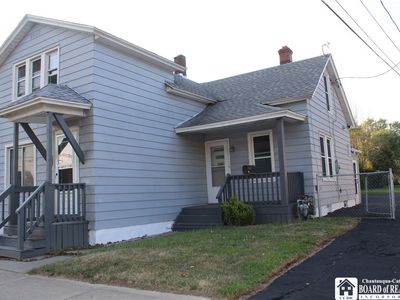 216-218 Lake Shore Dr W