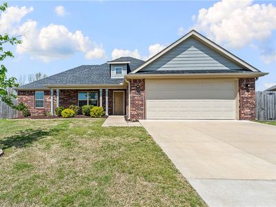 1052 Hickory Meadows Ave