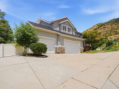 3439 E Canyon Cove Dr