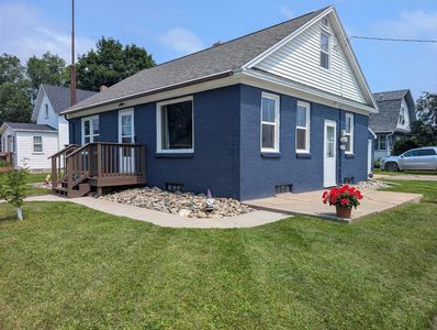 100 Walker Ave N