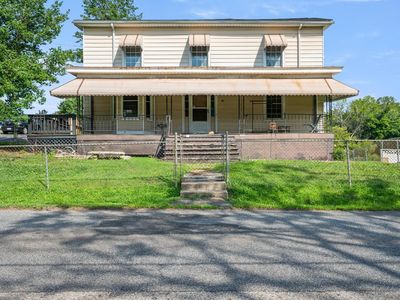 396 Main St