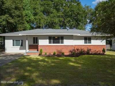 108 Barron St