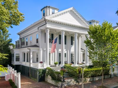 94 Main St