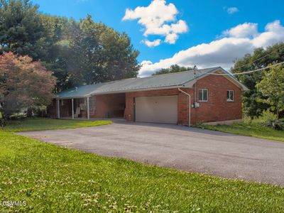 4262 Upper Rd