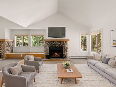 120 Village Blvd #121