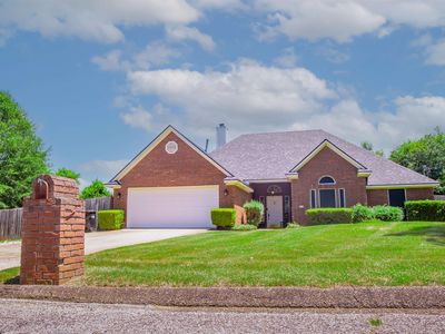 3718 Kriss Dr