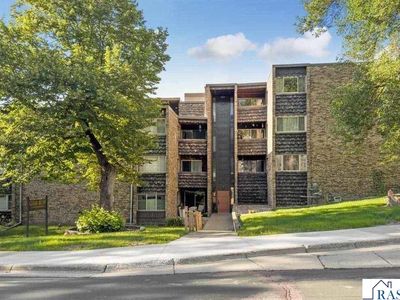 100 Cedar St APT 211