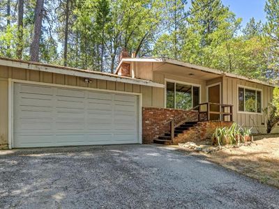 1160 Madrone Ln