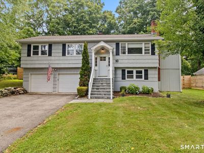 10 Grumman Avenue