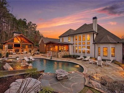 1190 Hillside Green Way