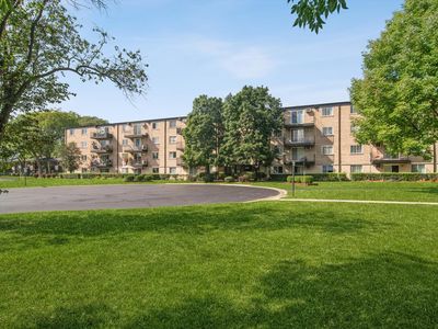 2420 E Brandenberry Ct APT 1L