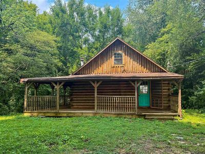 107 E Locust Grove Rd