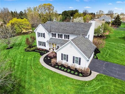 8 Wayshire Dr