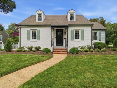 57 Lakeside Dr