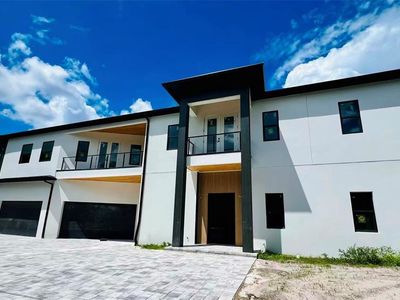 3328 W San Miguel St S