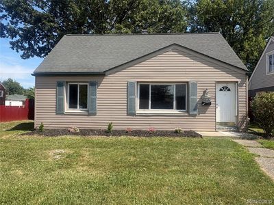 23080 Almond Ave