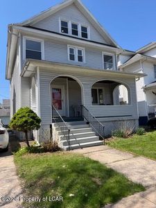 83 E Pettebone St