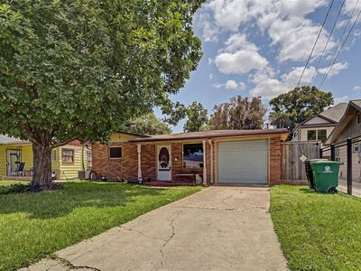 1012 Joyce St