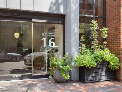16 Harcourt St APT 5G