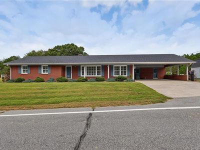 2587 State Highway 8 N