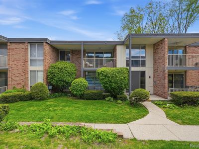 4041 W Maple Rd APT E203